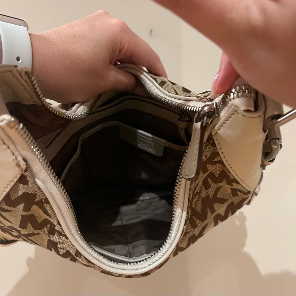 Michael Kors Saddle White with Brown MK Logo Purse - Picture 4 of 6